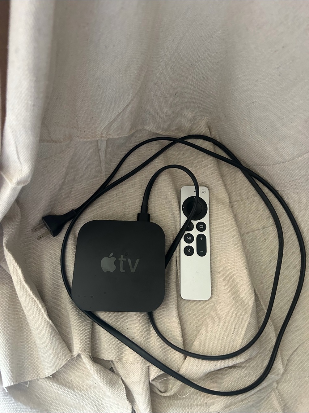 Apple TV 4K EUC - Picture 2 of 2